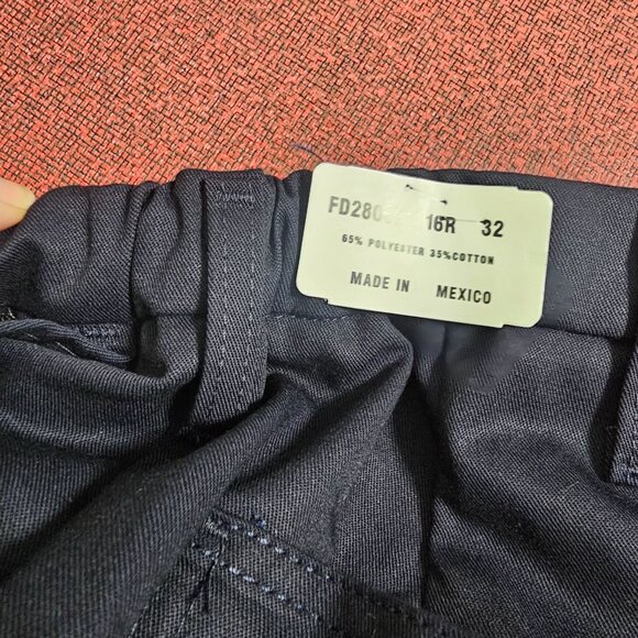 FedEx VF Imagewear Navy Cargo Work Pants Sz 16 Reflective Pocket Delivery Safety - Picture 10 of 13